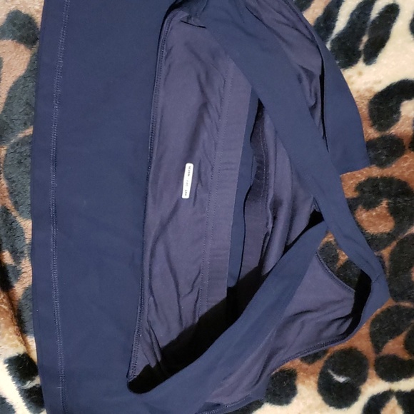 Lululemon criss cross tank with bra insert - Picture 4 of 4